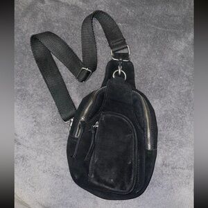 EUC Free People hudson sling bag in black